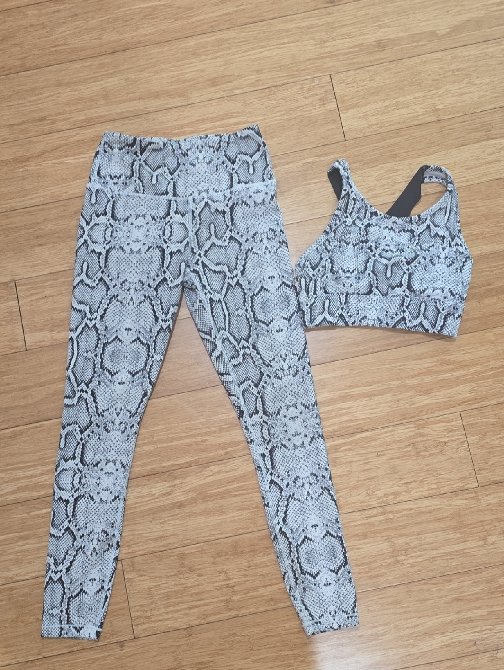 Varley Snake-Print Leggings & Sports Bra Set - Black, White